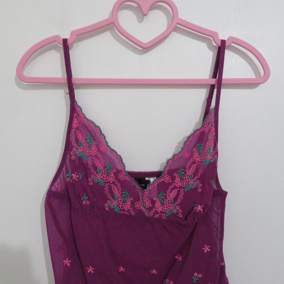 Frederick's of Hollywood Women M Purple Pink Strappy Embroidered Floral Top Y2K - Picture 3 of 5